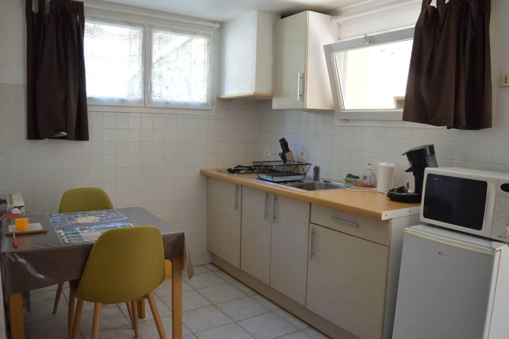 Studio Meuble Independant Tout Confort Classe 2** 오브나 외부 사진